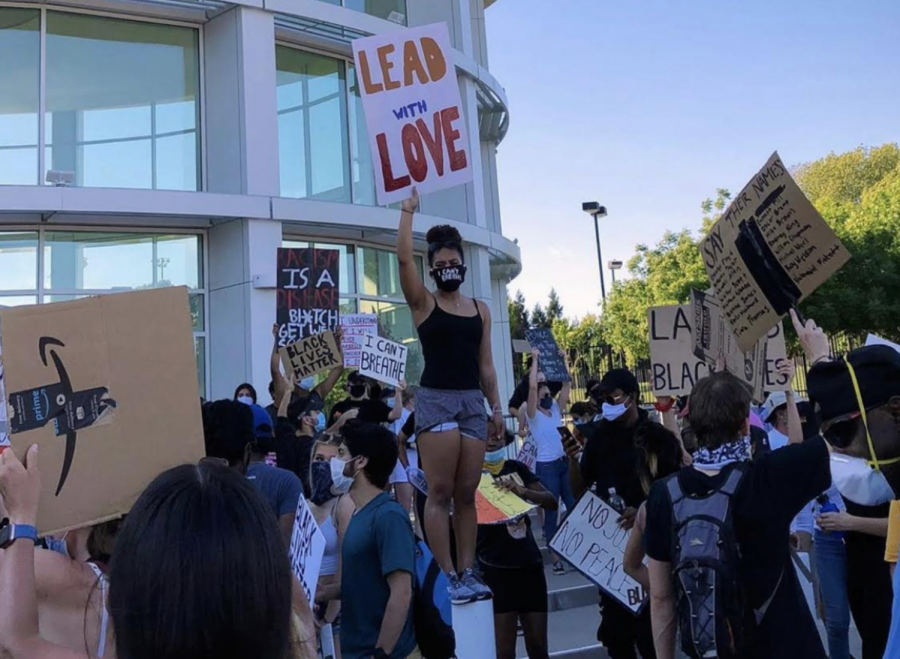 The protestors in San Ramon marched from the Safeway on Bollinger Canyon Rd to the city hall.