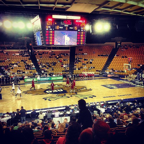 The NCAA Tournament tipped off this morning as fans around the county returned to arenas for this 3-week sporting event.