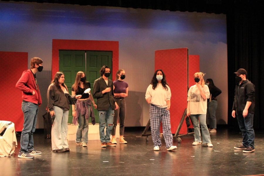 From left to right, Miles Vetrovec, Maya Chakravarthi, Lia Roy, Devin Addiego, Madison Reedy, Saachi Sharma, and Kit Town rehearse for their upcoming performance in “Clue”. The closing show is tonight at 7 p.m.