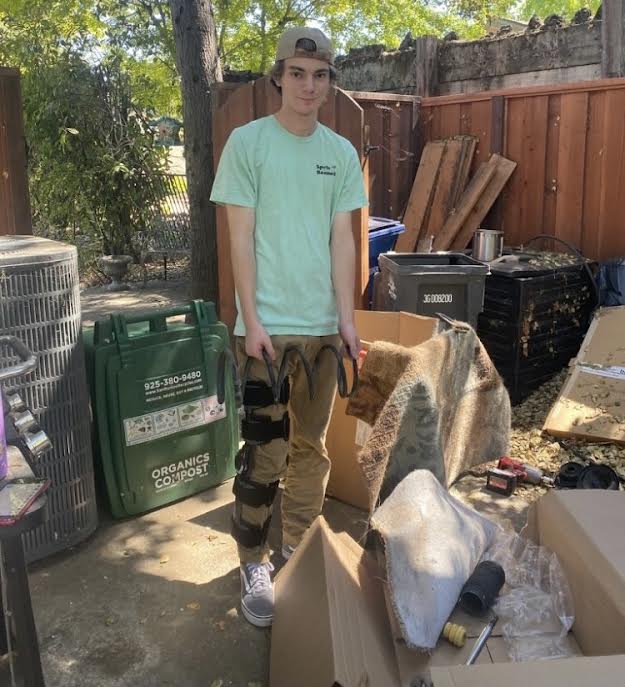 Senior Charlie Darlington spends his unassigned sixth period finding parts for his car at home after work. When not fixing up his car, Darlington works at Sports Basement.