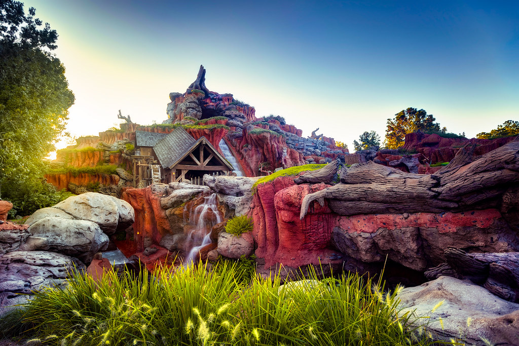 Topic · Splash mountain ·